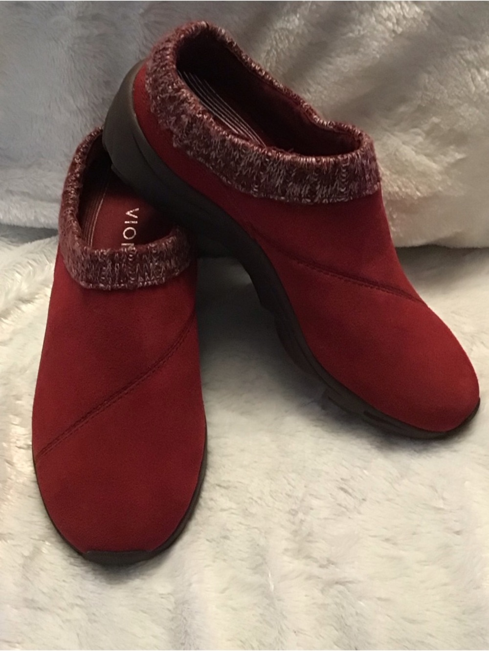 Vionic Arbor Suede Water Resistant Slip On Shoe. Size 6.5